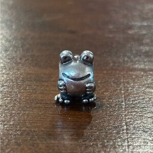 Retired silver pandora frog charm